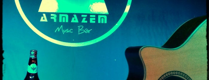 Armazém Music Bar is one of Lugares favoritos de Flor.