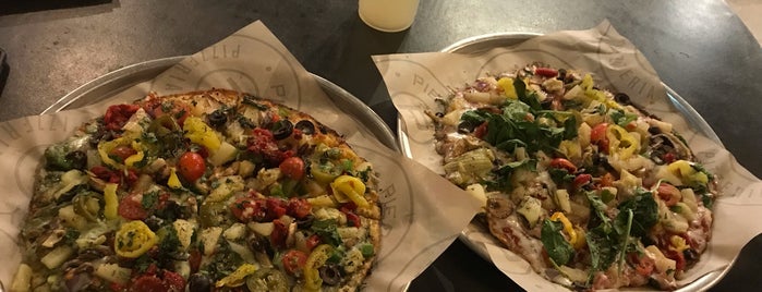 Pieology Pizzeria is one of Lugares favoritos de Jeff.