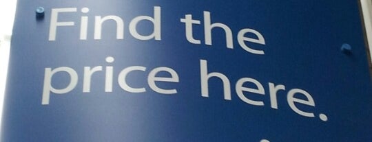 Walmart Supercentre is one of สถานที่ที่ Carla ถูกใจ.