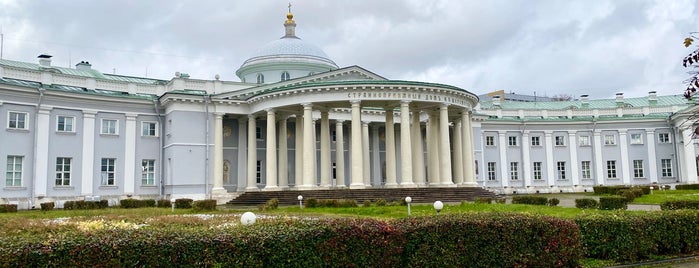 Странноприимный дом Шереметевых is one of Усадьбы и дворцы и доходные дома  Москвы.