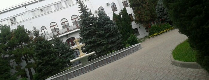 Администрация города Махачкалы is one of Правительственные здания.