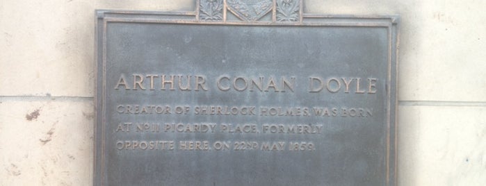 Conan Doyle is one of Эдинбурговое.