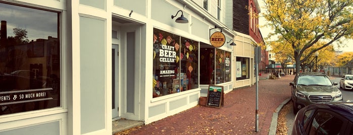 Craft Beer Cellar is one of Lieux qui ont plu à Shelley.
