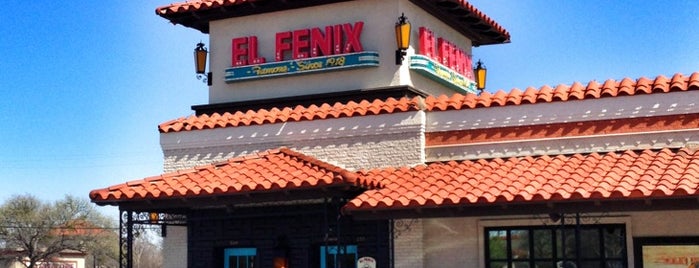 El Fenix is one of สถานที่ที่ Debbie ถูกใจ.