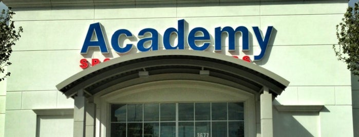 Academy Sports + Outdoors is one of Lieux sauvegardés par Ken.