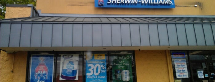Sherwin-Williams Paint Store is one of Tempat yang Disukai Enrique.