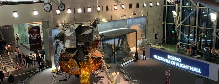 National Air and Space Museum Flight Simulator is one of Paige'nin Beğendiği Mekanlar.