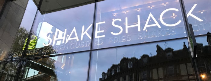 Shake Shack is one of Posti che sono piaciuti a Paige.