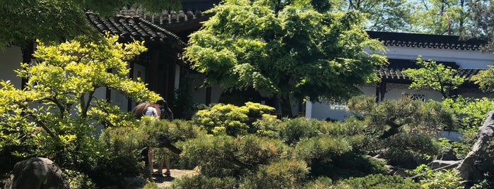 Dr. Sun Yat-Sen Classical Chinese Garden is one of Tempat yang Disukai Paige.