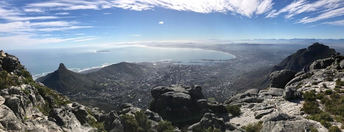 Top of Table Mountain is one of Paige'nin Beğendiği Mekanlar.