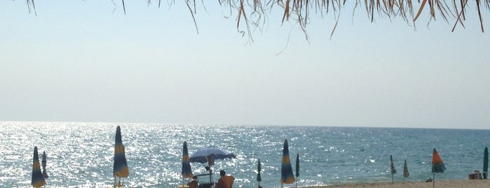 Spiaggia Marina di Strongoli is one of สถานที่ที่บันทึกไว้ของ Matteo.
