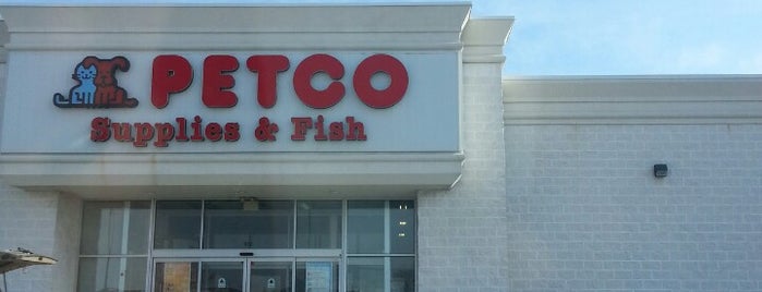 Petco is one of Emmaさんのお気に入りスポット.