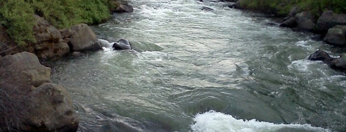 Deschutes River Trail is one of Lugares favoritos de Emma.