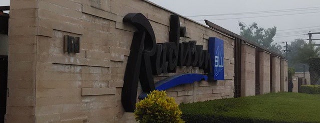Radisson Blu is one of Damodar'ın Beğendiği Mekanlar.