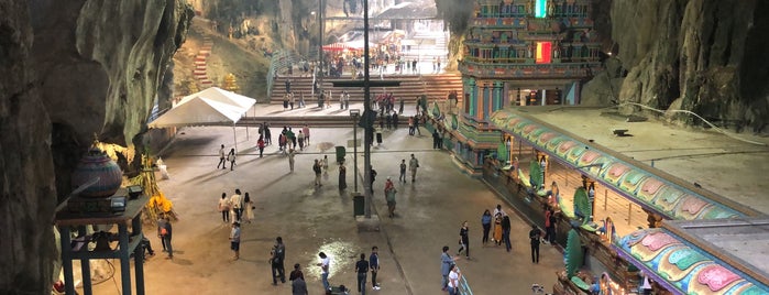 Top of Batu Caves is one of Tempat yang Disukai Vito.