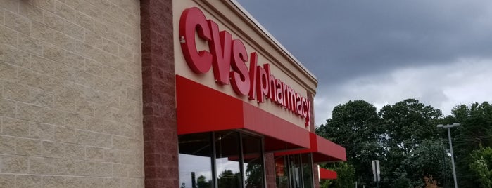 CVS pharmacy is one of Locais curtidos por Tracey.