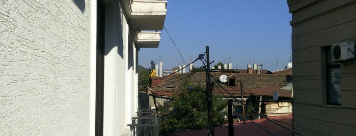 Tbilisi Inn is one of สถานที่ที่ Nini ถูกใจ.