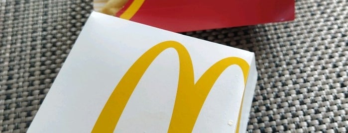McDonald's is one of Lieux qui ont plu à HWO.