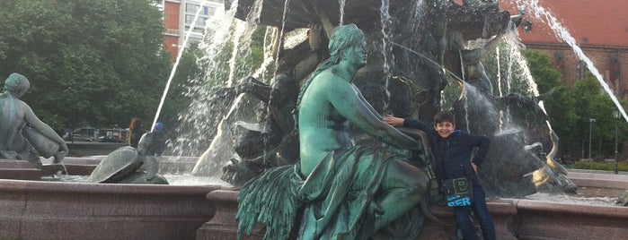 Neptunbrunnen is one of Berlin visite.