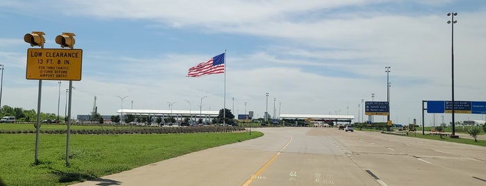 DFW North Toll Plaza is one of สถานที่ที่ Angela ถูกใจ.