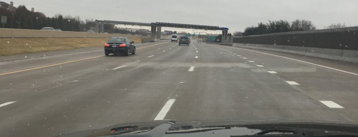 Sam Rayburn Tollway Main Lane Gantry @ Denton Tap is one of Angela’s Liked Places.