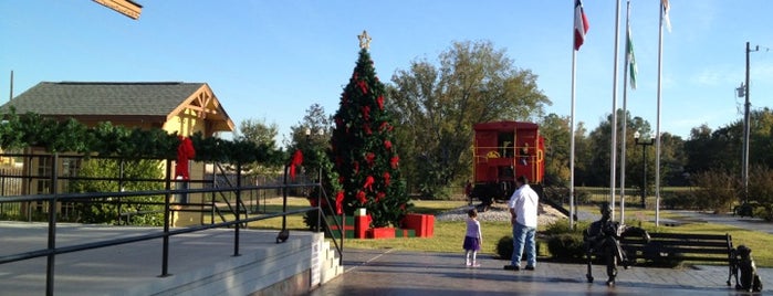 Tomball Railroad Depot, Plaza & Gazebo is one of Tempat yang Disukai Gil.