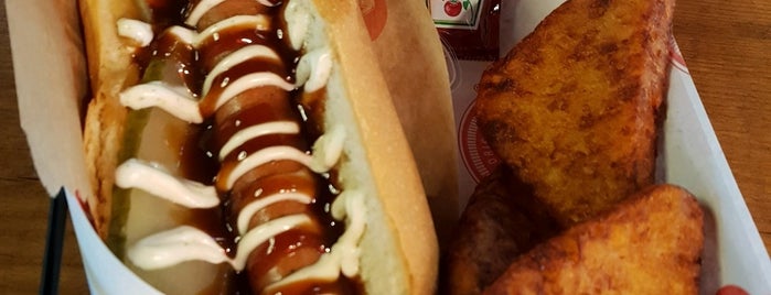New Frank's Hot Dog is one of Mehmet Gökseninさんのお気に入りスポット.