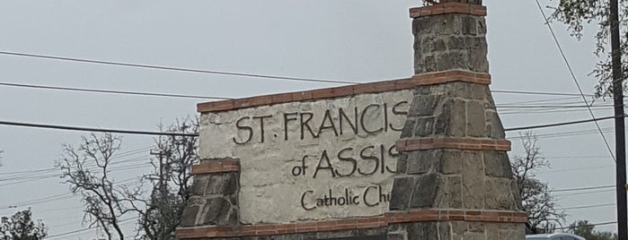 Saint Francis Catholic Church is one of SilverFox'un Beğendiği Mekanlar.