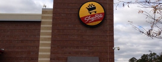 ShopRite of Millville is one of Daleさんのお気に入りスポット.