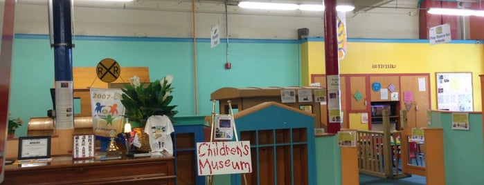 Children's Museum is one of Lugares favoritos de tara.