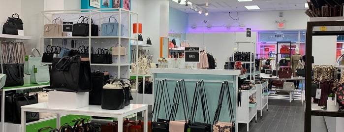 Kate Spade New York Outlet is one of Laura’s Liked Places.