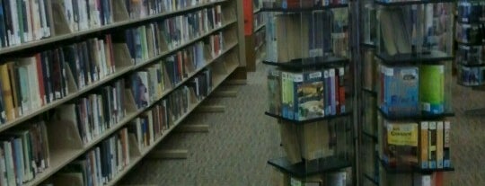 Middleton Public Library is one of Orte, die Cindy gefallen.