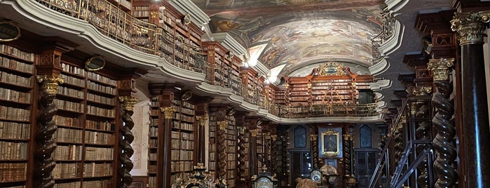 Barokní knihovna is one of PRG.