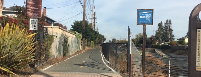 San Tomas Aquino Creek Trail is one of Orte, die Jared gefallen.