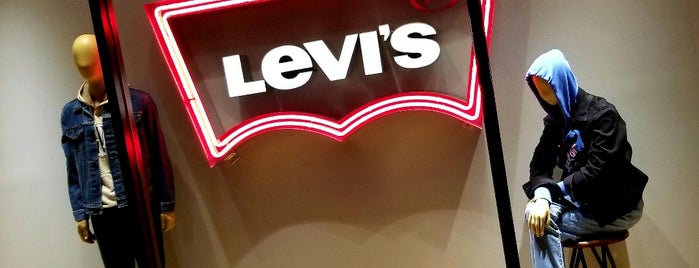 Levi's Outlet Store is one of Orte, die Enrique gefallen.