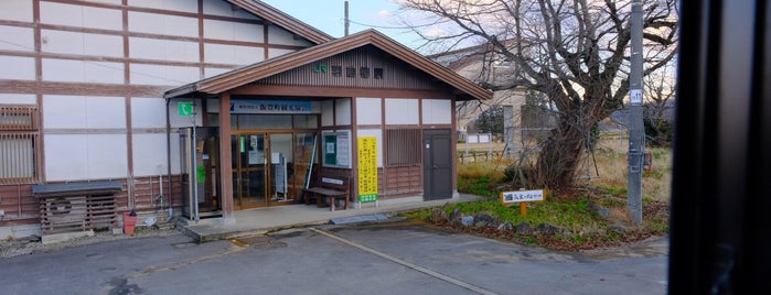 Uzen-Tsubaki Station is one of 米坂線.
