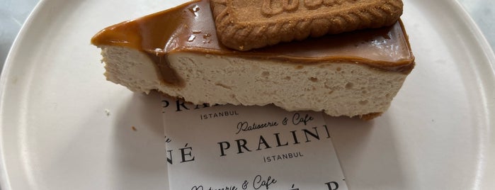 Praliné Istanbul Patisserie & Cafe is one of Kahveci & Fırın & Çaycı.