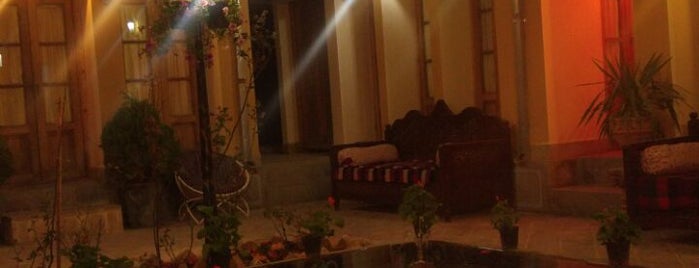 Tolou Khourshid Hotel | هتل سنتی طلوع خورشید is one of Locais curtidos por Sepehr.