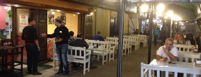 Cengiz Cafe is one of สถานที่ที่ selin ถูกใจ.