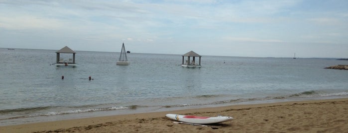 Puri Santrian Beach is one of Posti che sono piaciuti a Remy Irwan.