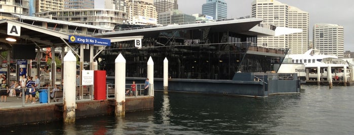 Darling Harbour Ferry Wharf is one of Lugares favoritos de T..