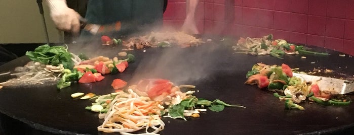 Chang's Mongolian Grill is one of Enrique 님이 좋아한 장소.