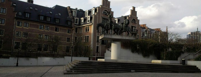 Plaza de España is one of Guide to Brussels's best spots.