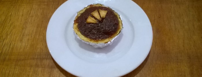 Pia Apple Pie is one of Arieさんのお気に入りスポット.