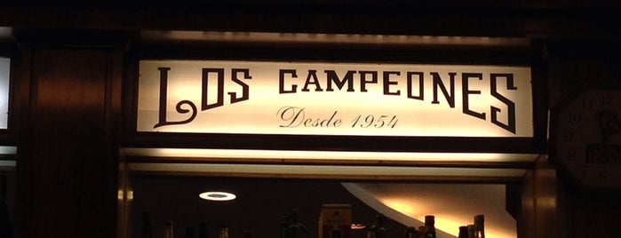 Los Campeones is one of Las mejores pizzerias de Buenos Aires.