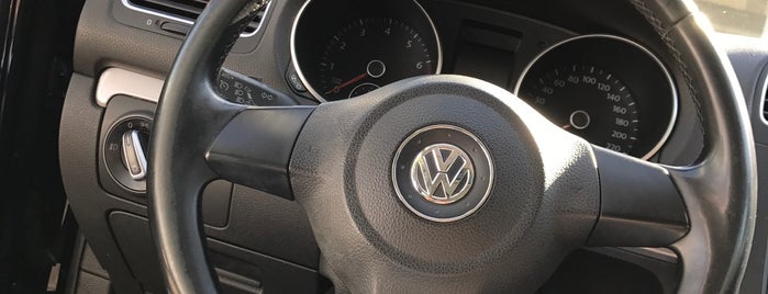 Volkswagen Tepepan is one of Lugares favoritos de Jorge.