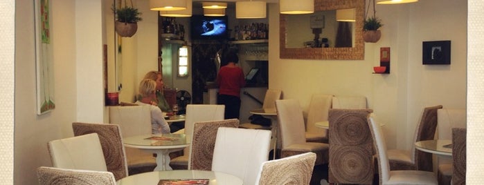 Cafe 5 is one of Lugares favoritos de Vadym.
