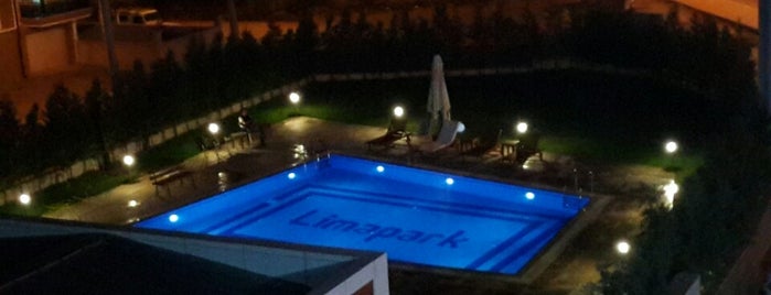 Hotel Limapark is one of สถานที่ที่ Emre ถูกใจ.