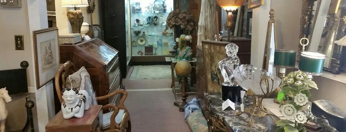 Portly Pug Antiques is one of Hudson Valley Trip.
