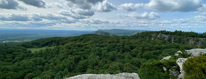 Top Of Mohonk Mountain is one of New Paltz.